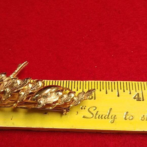 Gold Tone Metal Floral Brooch multiple layers leaves seed pods and curling vines - Picture 6 of 7